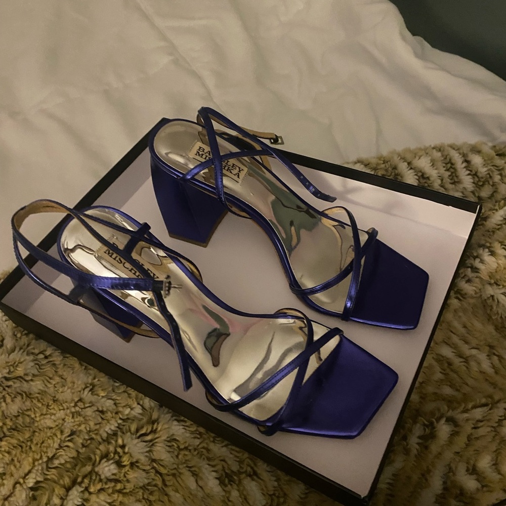 Badgley Mischka Blue Heels for a Sophisticated Look
